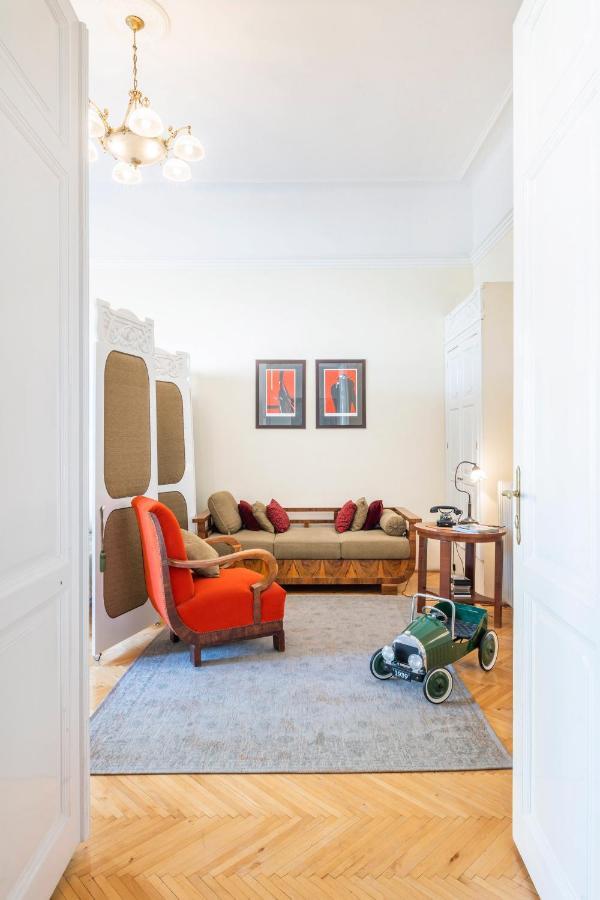 Stunning Spacious Art Nouveau Apart , Grand Piano Apartamento Budapeste Exterior foto