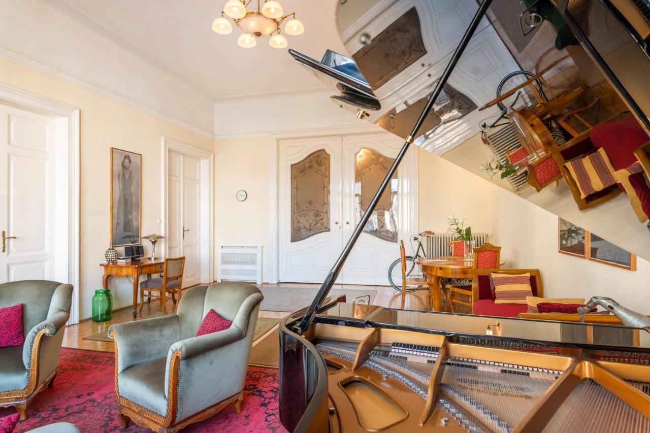 Stunning Spacious Art Nouveau Apart , Grand Piano Apartamento Budapeste Exterior foto
